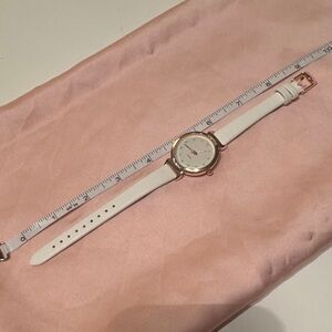 Elegant White and Gold Women's Watch